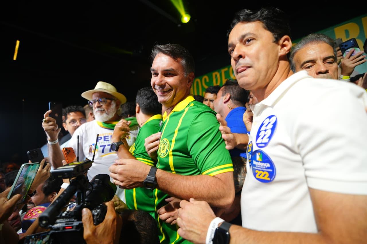 pesquisa - poderdata Eleições 2026: Flávio lidera com 46%, contra 44% de Lula no 2º turno