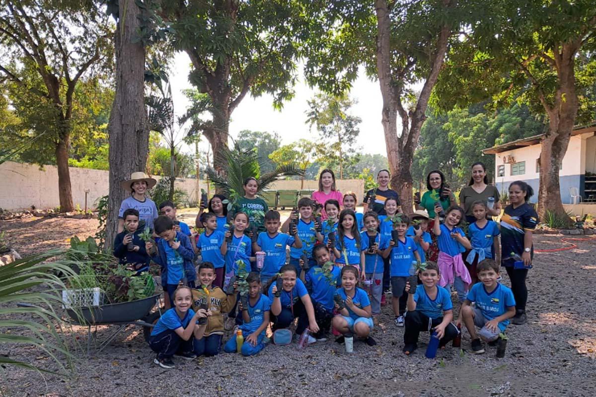 PIMENTA BUENO - Horto Municipal recebe alunos da E.M.E.F Nair Barros para atividades de Educação Ambiental