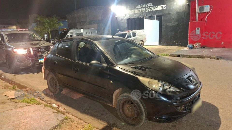 Plantão de Polícia - Adolescentes são apreendidos com carro furtado que seria incendiado em Porto Velho