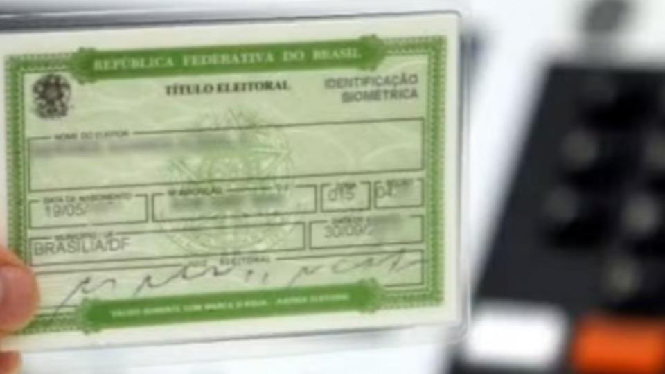 Plantão de Polícia - Idoso perde R$ 37 mil após cair em golpe do título de eleitor cancelado