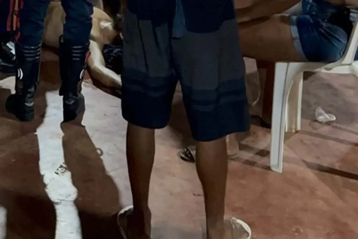 Polícia - Homem é esfaqueado em briga por causa de mulher em bar