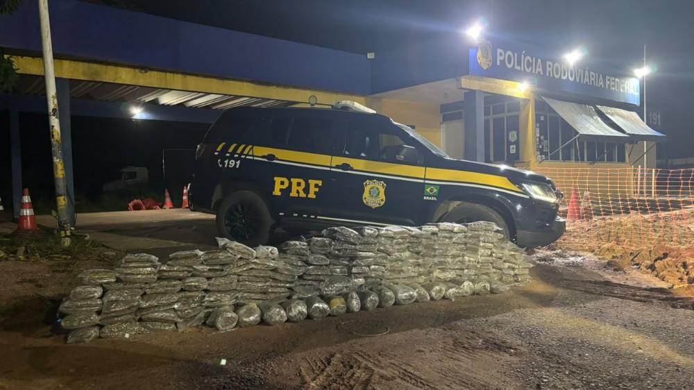 Polícia-PRF apreende mais de 200 kg de drogas e prende três pessoas na BR-364