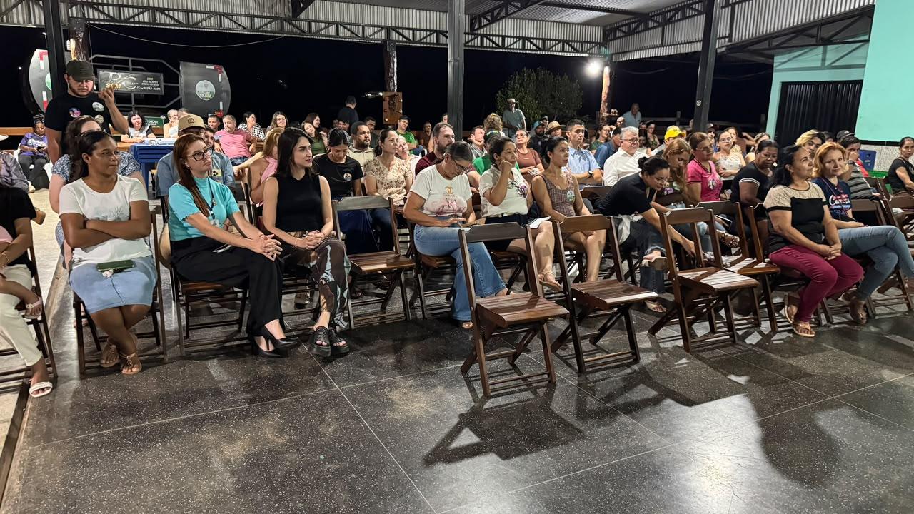 A participação direta de cidadãos e lideranças locais garante que os investimentos e projetos atendam às reais necessidades da população