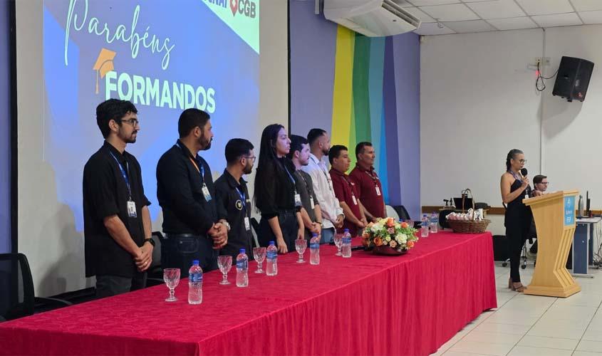 SENAI de Rolim de Moura certifica novos eletricistas