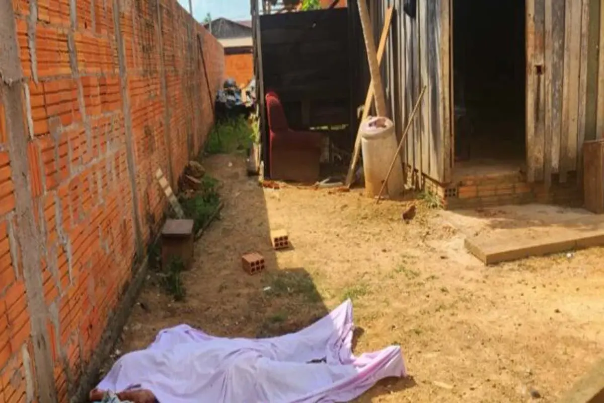 Vista Alegre do Abunã - Mulher é morta a golpes de facão dentro de residência em distrito