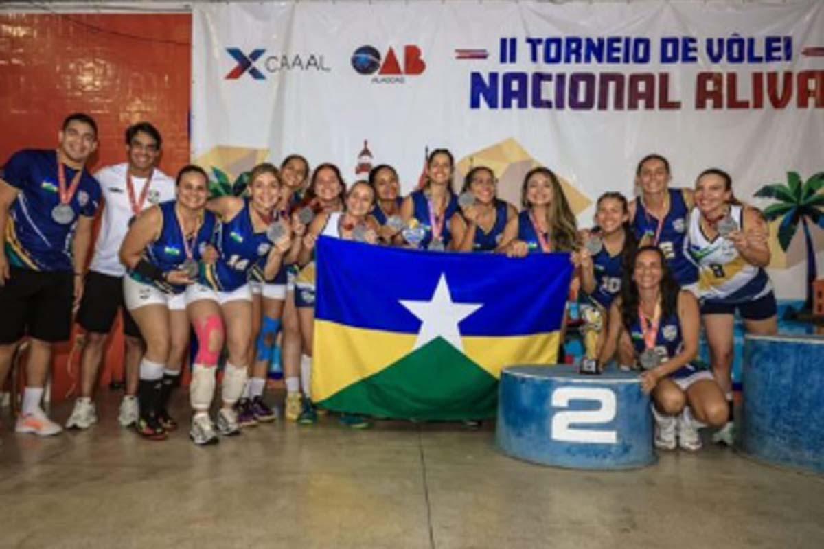 VOLEIBOL - Equipe feminina da Seccional conquista dois ouros e uma prata em competição