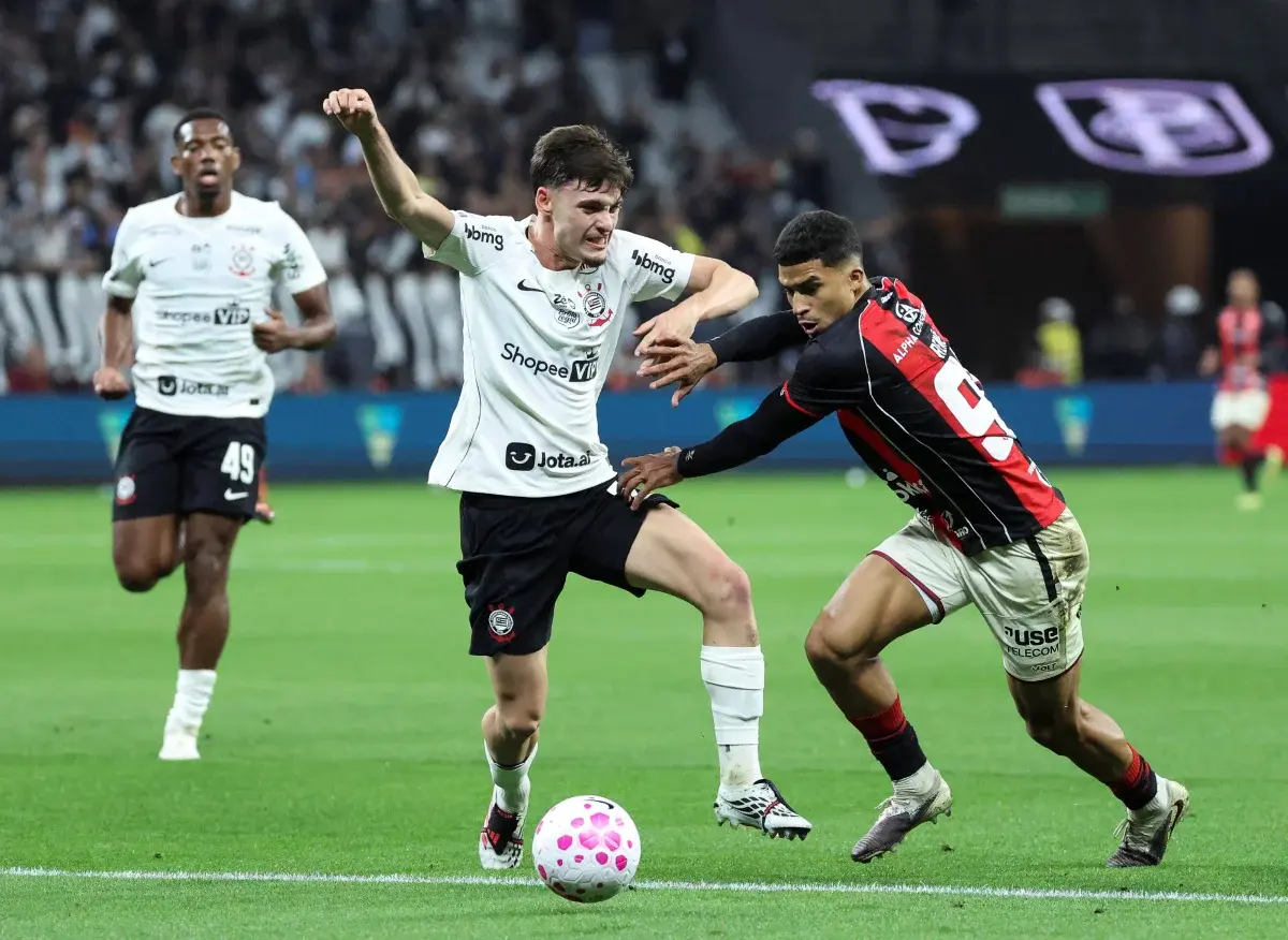 Futebol - Com polêmica, Corinthians empata com Vitória e chega a 10 jogos sem vencer