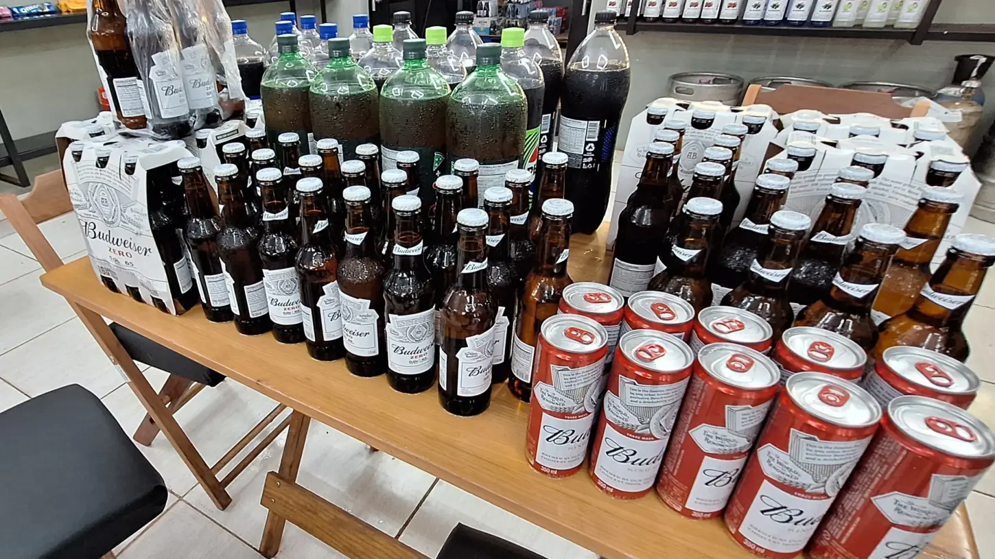 cidade - Vigilância Sanitária autua comércio de bebidas e apreende lote vencido em Rolim de Moura