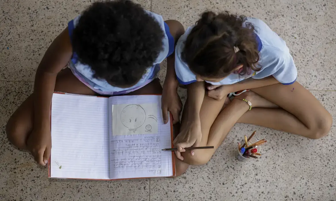 Direitos Humanos - Educação antirracista avança nas escolas nos últimos dois anos