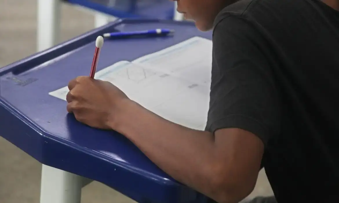 Educação - Alunos e professores participam hoje de Olimpíada de Matemática