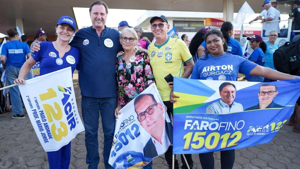 Eleições - Acir Gurgacz, candidato ao Senado, reúne multidão em uma das maiores carreatas da campanha em Ji-Paraná