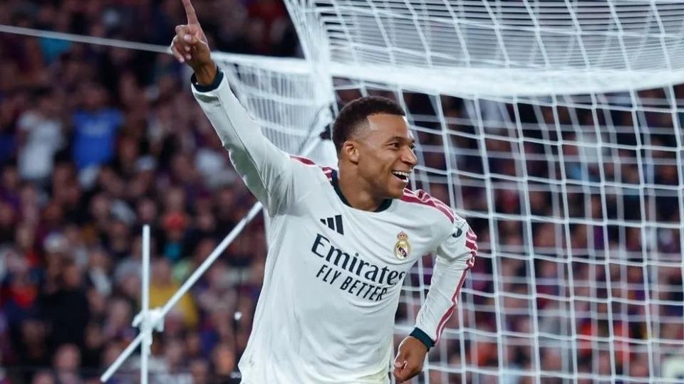 Futebol - Mbappé brilha, e Real Madrid vence Barcelona no El Clásico do Camp Nou