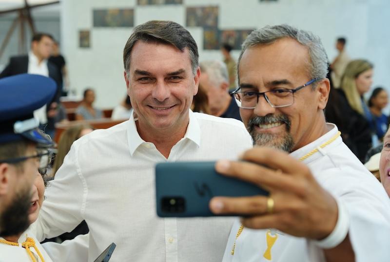 Nexus - Pesquisa mostra que 59% dos eleitores apostam na vitória de Flávio e 36% na de Lula