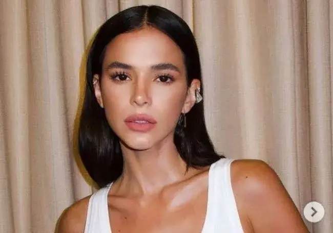 Política - Flávio desmascara ao vivo a atriz Bruna Marquezine, por escandalosa mentira em apoio a Lula (veja o vídeo)