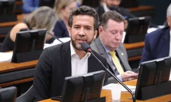 Política - URGENTE: Mendonça dá prazo de 3 horas para Janones retirar do ar mais uma fake news contra Flávio