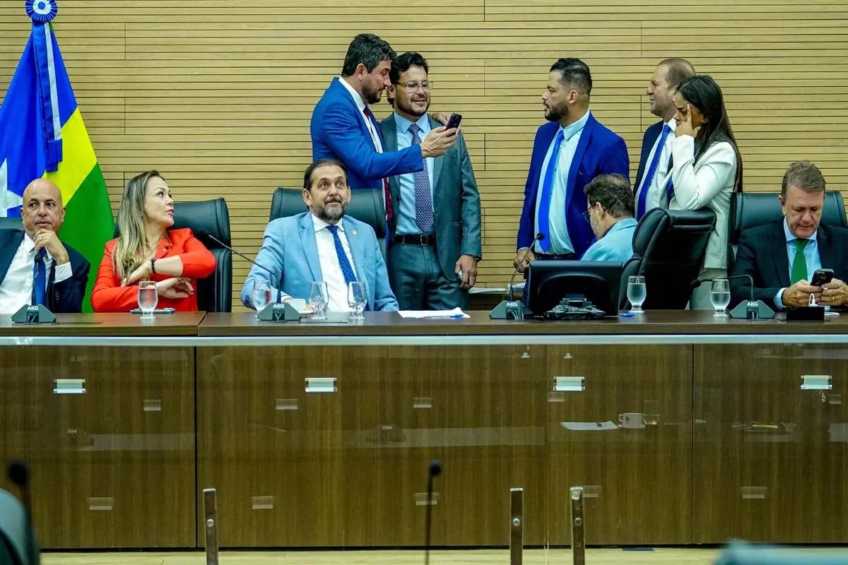 Sessão - Assembleia Legislativa de Rondônia aprova adequação de R$ 96,7 milhões no orçamento do Fitha