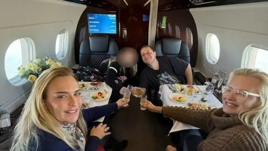 Tráfico de influência - Lulinha aparece em novas fotos com lobista em jatinho de R$100 milhões