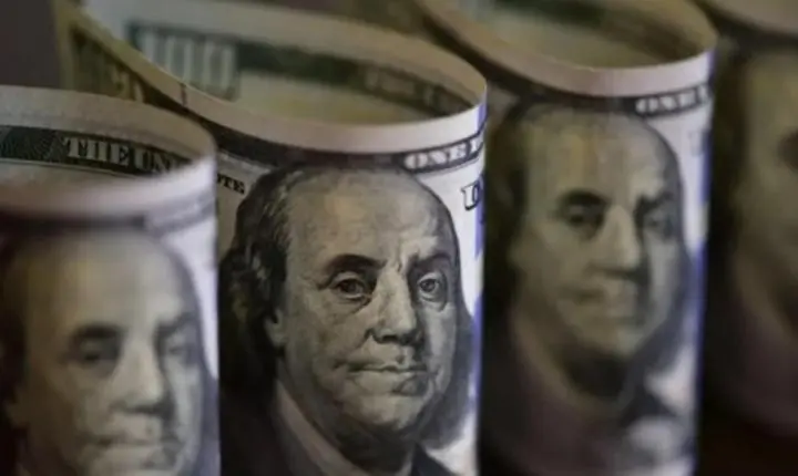 Brasil - Dólar abre em alta de 0,65%, acima de R$ 5