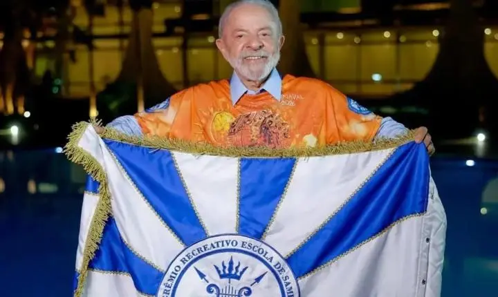 Carnaval - TSE aceita abrir ação contra Lula por desfile de escola de samba