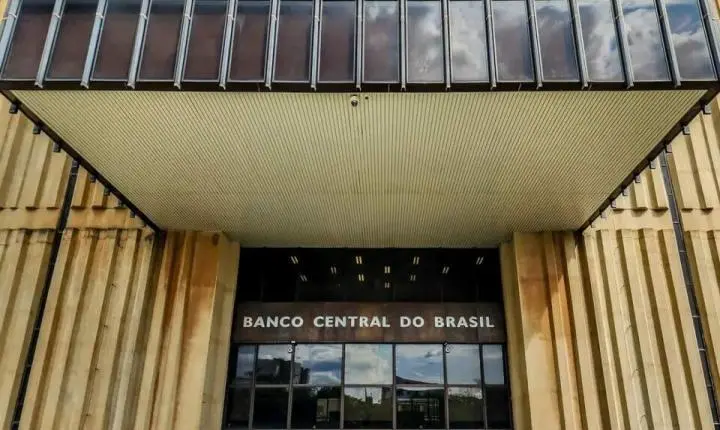 Copom - Banco Central reduz Selic a 13,75%, mais de 3 vezes a taxa de juros americana