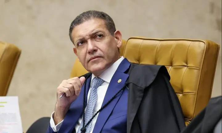 Dez dias - Nunes Marques dá prazo para PGR opinar sobre revisão da condenação de Bolsonaro