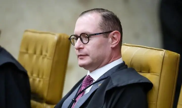 Eleições - Ministro do STF prorroga eleição em duas horas em todo o país