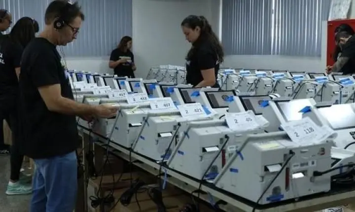 Eleições - Urnas eletrônicas são preparadas para o segundo turno em Rondônia