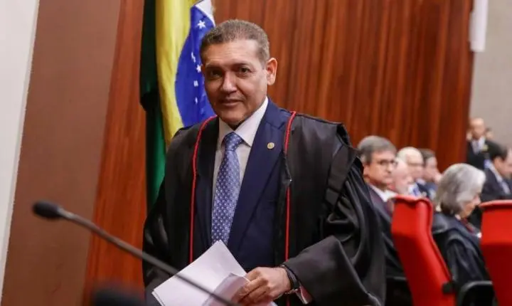 Mentir não pode - TSE manda tirar do ar ‘canal de mentiras’ mantido por Janones no wahtsapp a serviço de Lula