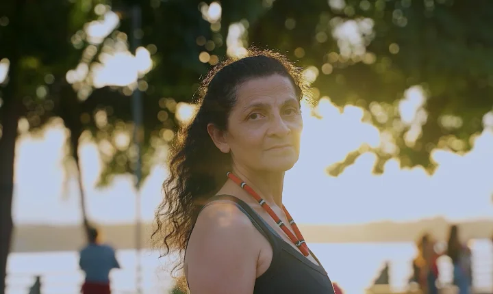 Neidinha Suruí, candidata ao Senado, segue com nome na urna após decisão sobre suplente