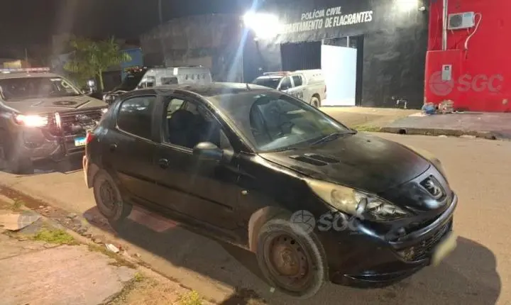 Plantão de Polícia - Adolescentes são apreendidos com carro furtado que seria incendiado em Porto Velho