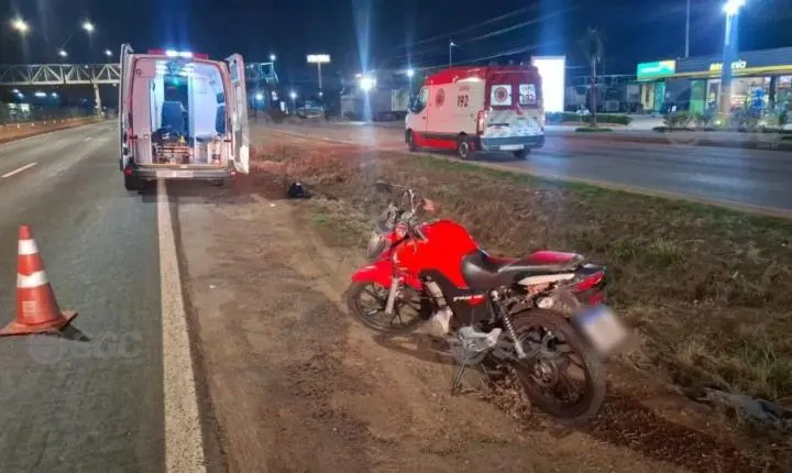 Plantão de Polícia - VÍDEO: Motociclista fica em estado gravíssimo após acidente na BR-364 em Rondônia