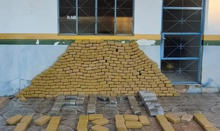Polícia  -PM apreende 363 kg de droga em carros na BR-429; carga iria para Rolim de Moura