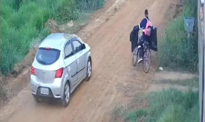 VÍDEO: Câmeras flagram homem furtando televisão após invadir quintal na zona Leste de Porto Velho