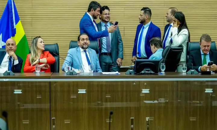 Sessão - Assembleia Legislativa de Rondônia aprova adequação de R$ 96,7 milhões no orçamento do Fitha