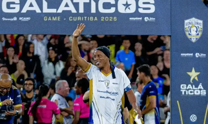 Esportes - Ronaldinho Gaúcho anuncia volta aos gramados pelo italiano Ravenna